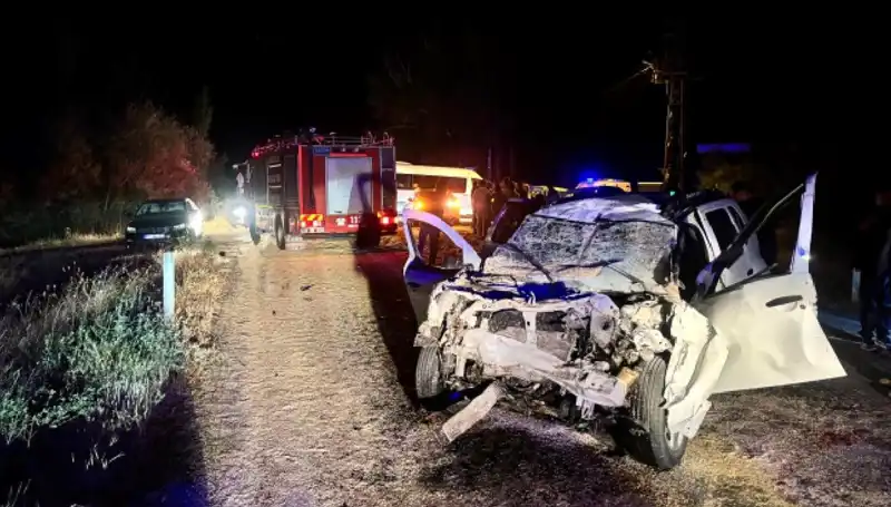 Ciple Traktör Çarpıştı: 5 Kişi Yaralandı, Kaza Anı Kamera Gözünde
