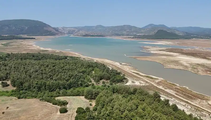 İzmir'de Tehlike Çanları: Suç Oranı Geçen Yıla Göre Yüzde 50 Oranında Düşüş Gözlemlendi