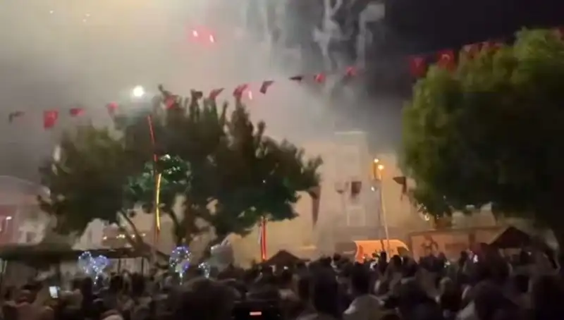 Havai Fişek Gösterisi Sonrası Hastanelik Olma Olayları Artıyor!