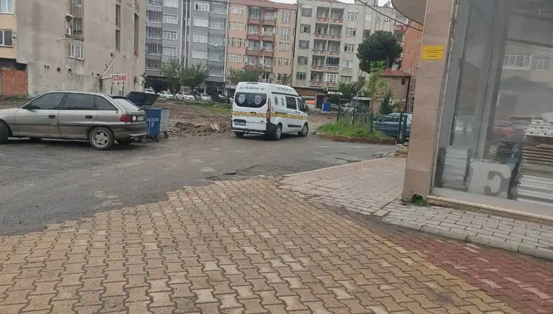 4. Kattan Düşen Kadın, Yaşam Mücadelesi Veriyor!