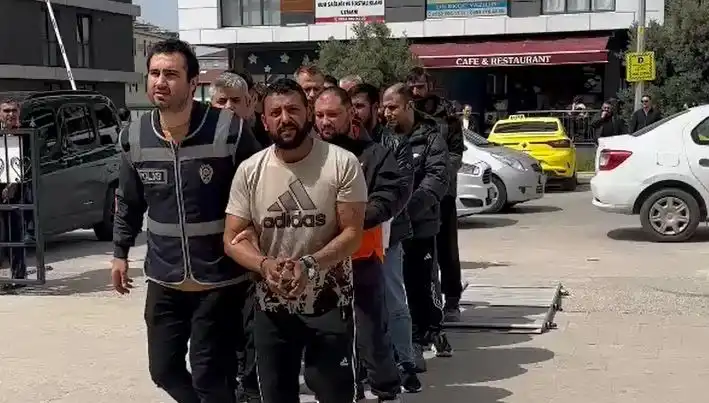 Edirne'de Eş Zamanlı Operasyon: Yedi Firari Gözaltına Alındı