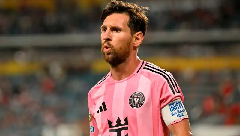 Lionel Messi, Yeni Takımında Beraberlik ile Başladı: Direkten Dönen Şut Heyecan Yarattı