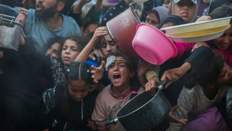 Gazze’de Açlık Krizi Derinleşiyor: Un Stokları Tükendi