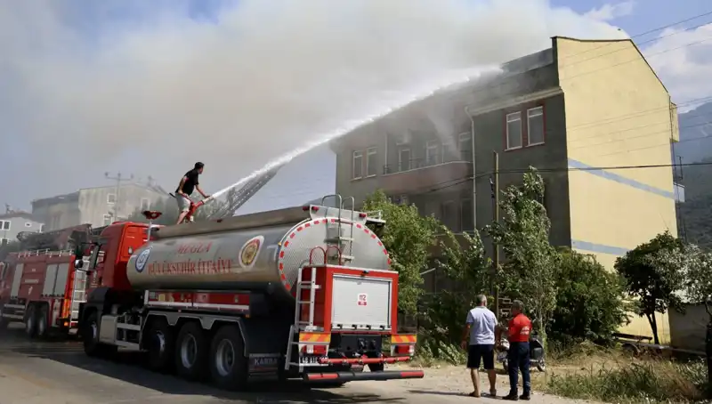 Çatı Katında Çıkan Yangın Panic Yarattı, Olayı Saran Detaylar Ortaya Çıktı