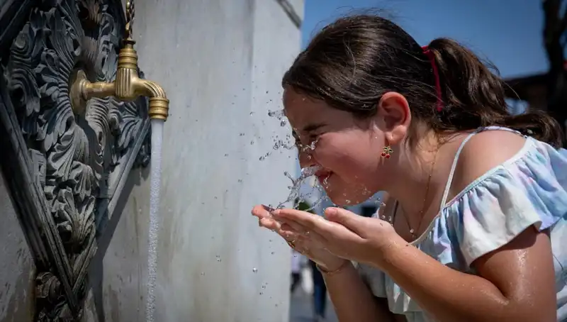 Türkiye'de Sıcaklık Rekoru: 16 Şehirde 40 Dereceyi Aşan Hava Koşulları