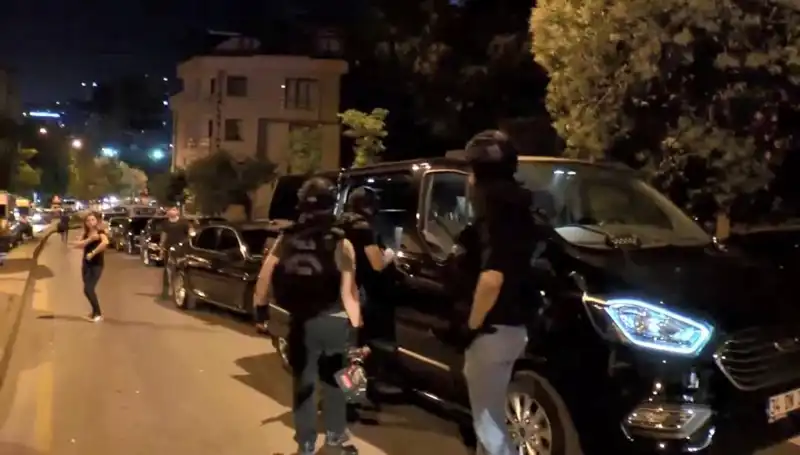 Türkiye'deki Polisi Şehit Eden Silahın Gizemi: AR-GE Kılıfı ile Üretildi