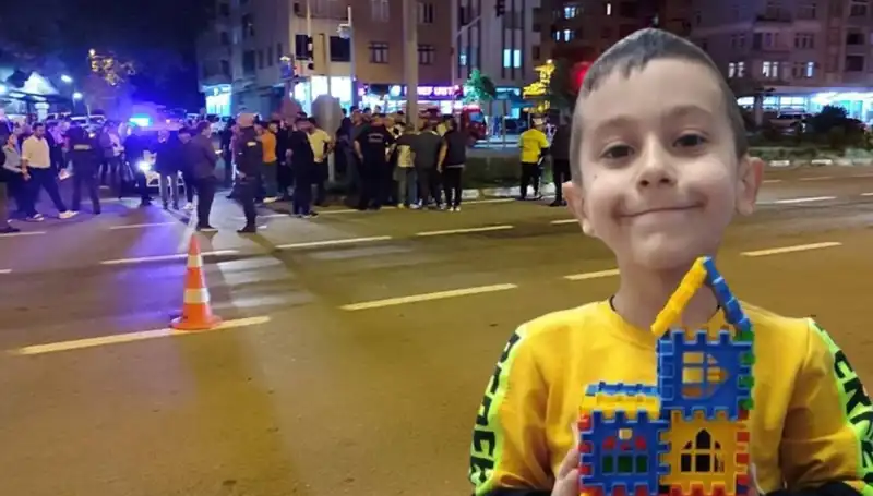 8 Yaşındaki Çocuk Kamyonetin Çarpması Sonucu Hayatını Kaybetti!