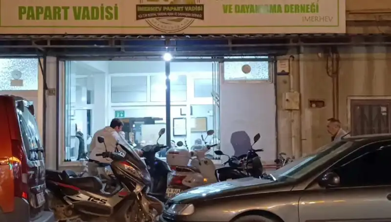 Yerel Parkta Bıçaklı Kavga: Bir Kişi Ağır Yaralandı
