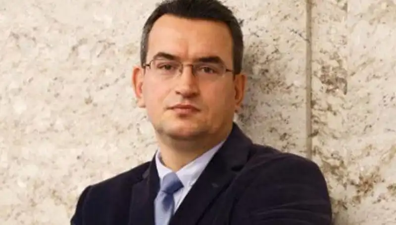 Metin Gürcan Kimdir? DEVA Partisi’nin Kurucu Üyesinin Hayatı ve Siyasi Kariyeri