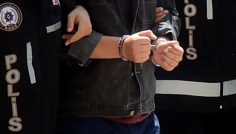 Kayseri'de Yasa Dışı Silah Operasyonu: İki Zanlı Yakalandı!