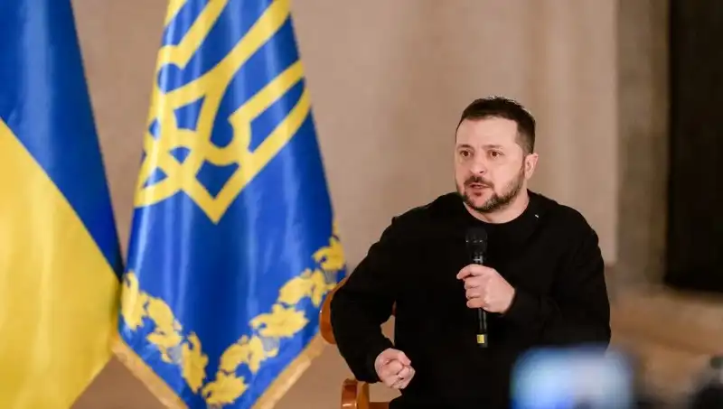 Zelenski: Rusya'nın Planları Hakkında Bilgimiz Yok, Endişeler Artıyor
