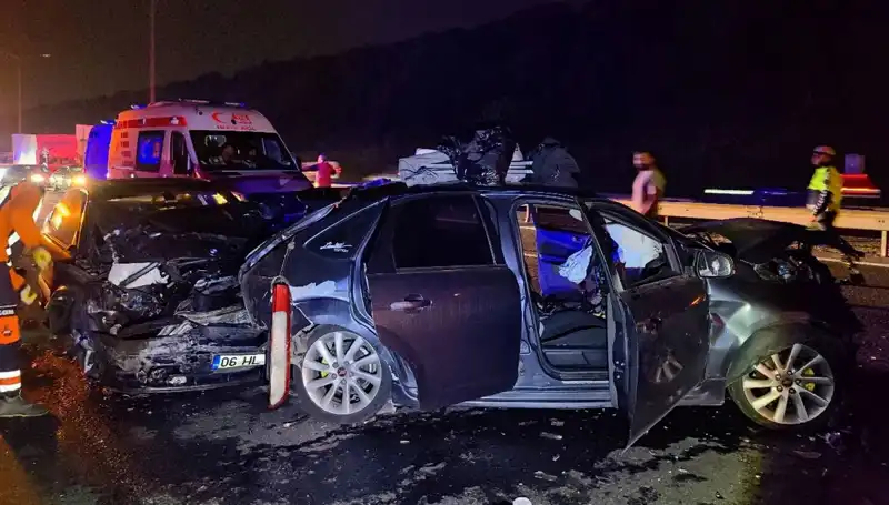 TEM Otoyolu'nda Zincirleme Kaza: 7 Yaralı, Trafik Felç Oldu