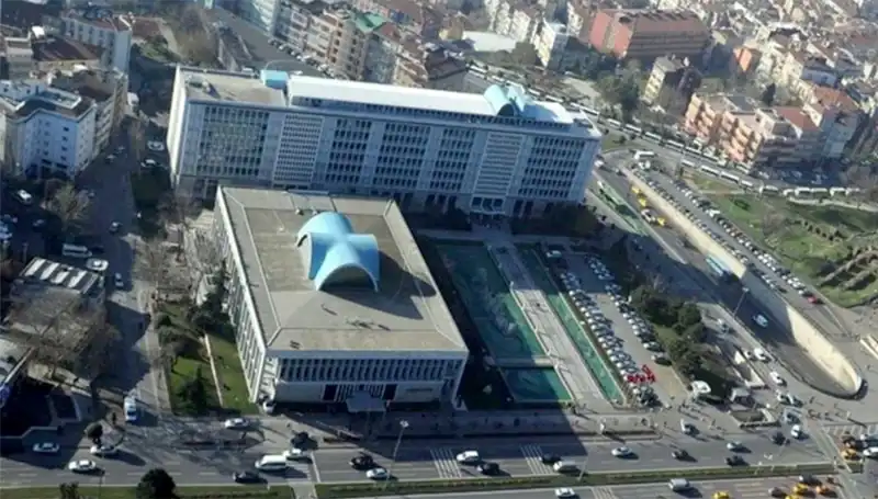 İBB Soruşturmasında Enderun WhatsApp Grubu Mesajlarına Dikkat Çekiliyor