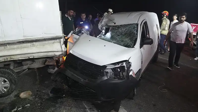 İstanbul’da Feci Kaza: 3 Kişi Yaralandı, Detaylar Korkutuyor!