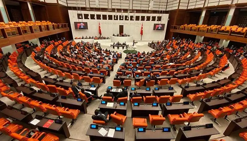 Emekli İkramiyesi Sıkıntısına Son Verilecek: TBMM'de Yeni Teklif Onaylandı