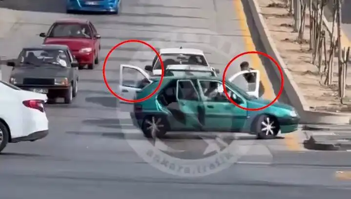 Trafikte Bıçak ve Kılıçlı Saldırı: Olayın Ayrıntıları ve Gözaltı Süreci