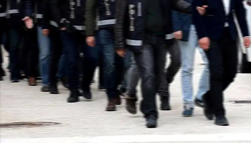 Kadın Profiliyle Tuzak Kurup Gasp Eden Çete Çözüldü!