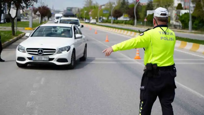 2025'te Yeni Trafik Cezaları: Artışlar ve Değişiklikler Neleri Kapsıyor?