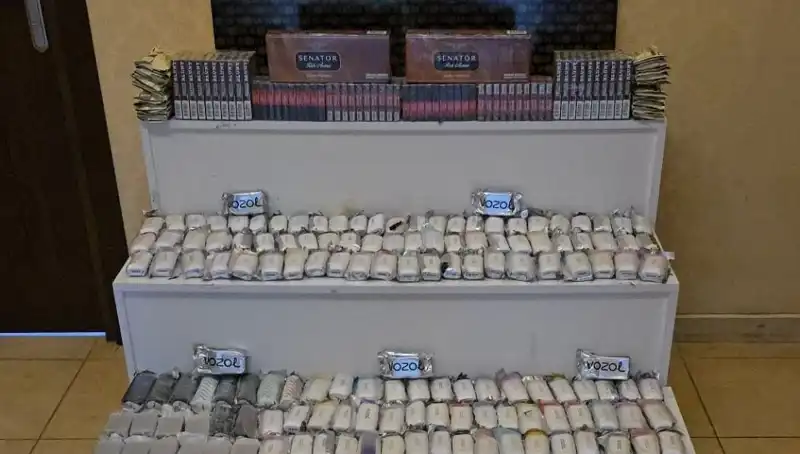 Gümrük Kaçağı Sigara Operasyonu: Yüzlerce Bin Tütün Ürünü Ele Geçirildi