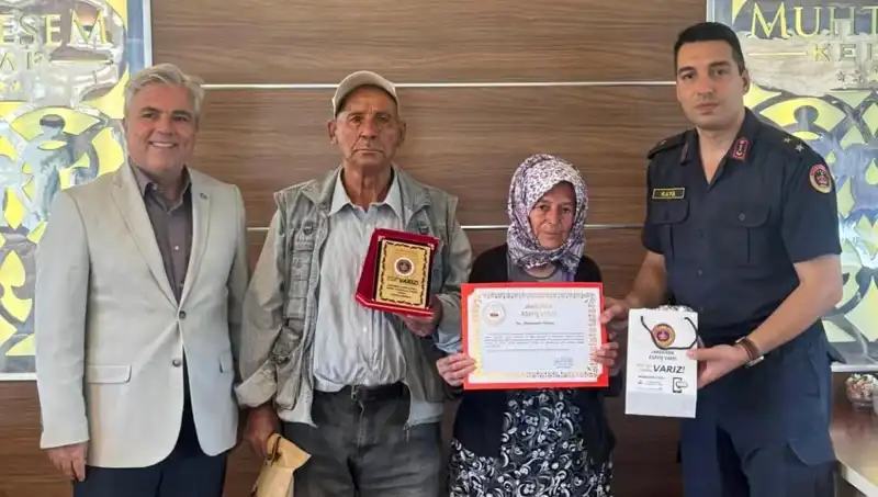 Tek Varlıklı Aileden Duygulandıran Bağış: Evi Jandarmaya Verdiler