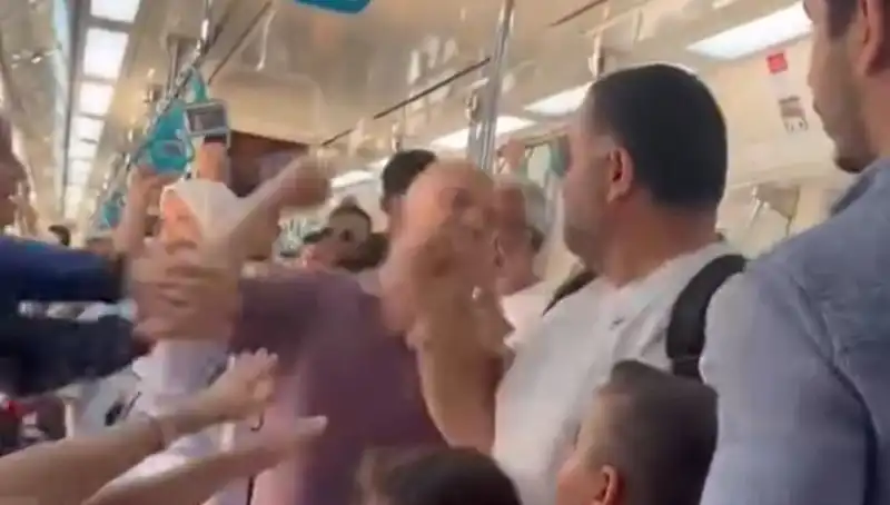 Marmaray'da Yumruklu Kavga: Güvenlik İhlali ve Yolcuların Tepkisi