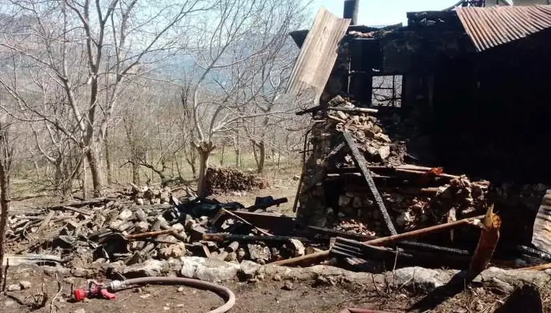 Karaman'da Müstakil Evde Çıkan Yangında Acı Son: 1 Ölü, 1 Yaralı