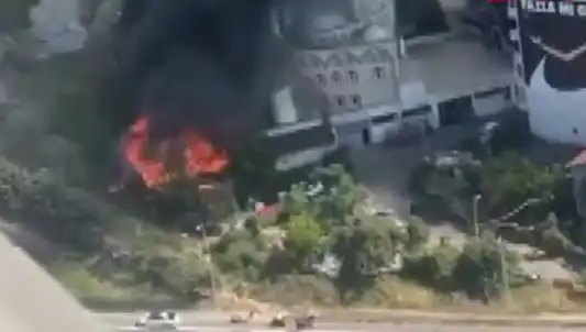 Kağıthane'de Korkutan Yangın: Dumanlar Gökyüzünü Sardı, Halk Panik İçinde!