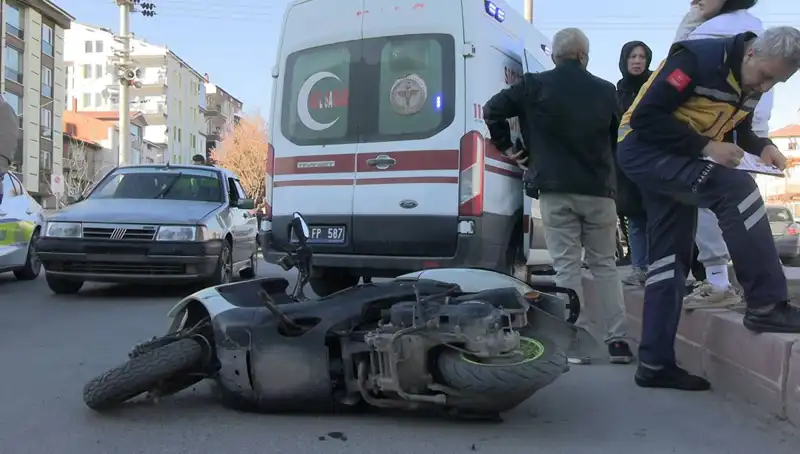 Tavşanlı’da Korkutan Trafik Kazası: 2 Yaralı Hastaneye Kaldırıldı