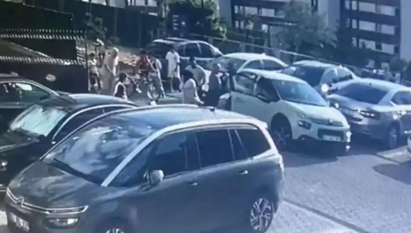 Eşini ve Yakınlarını Araba ile Ezerek Kaçmaya Çalışan Kişinin Şok İtirafı