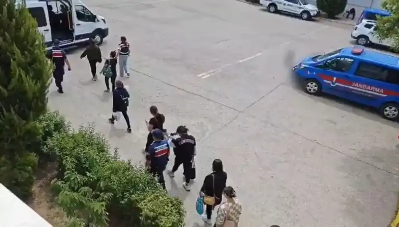 Taylandlı Kadınlar İçin Fuhuş Vaadi: Çalışma ve Oturma İzni Tuzakları