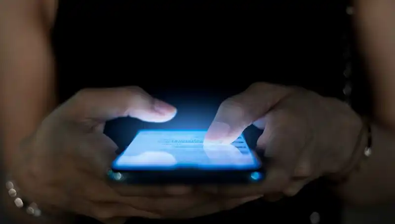Narsisizmin Gizli Belirtisi: Telefon Alışkanlığınız Psikolojiniz Hakkında Ne Söylüyor?