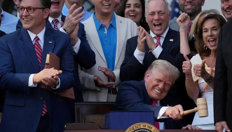 Trump'ın İmzaladığı "Büyük, Güzel Yasa Tasarısı" Neleri Değiştirecek?