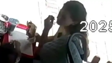 Saçını Tostunun İçine Koyan Kadın, Nedenini Açıkladı!